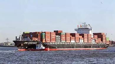 شركة شحن إسرائيلية تقرر تحويل مسار سفنها عن قناة السويس